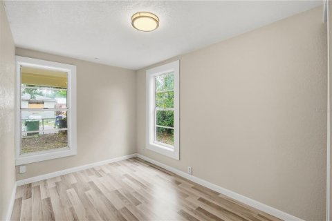 House in Tampa, Florida 3 bedrooms, 149.57 sq.m. № 2393477 - photo 13