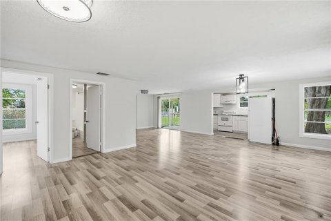 House in Tampa, Florida 3 bedrooms, 149.57 sq.m. № 2393477 - photo 6