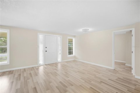 House in Tampa, Florida 3 bedrooms, 149.57 sq.m. № 2393477 - photo 8
