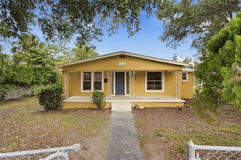 House in Tampa, Florida 3 bedrooms, 149.57 sq.m. № 2393477 - photo 3