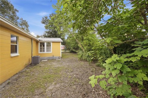 House in Tampa, Florida 3 bedrooms, 149.57 sq.m. № 2393477 - photo 5
