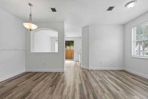 Touwnhouse à vendre à Homestead, Floride: 4 chambres, 182.55 m2 № 2068466 - photo 6