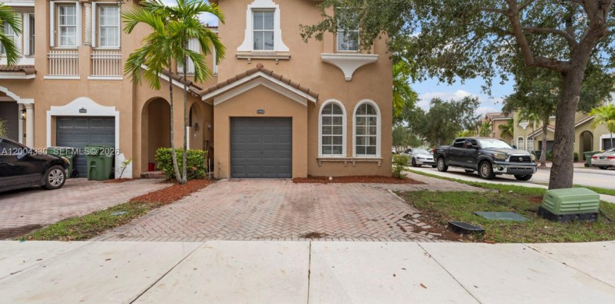 Touwnhouse à Homestead, Floride 4 chambres, 182.55 m2 № 2068466