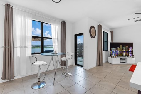 Adosado en venta en Miami, Florida, 3 dormitorios, 143.44 m2 № 1951900 - foto 16