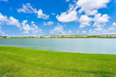 Adosado en venta en Miami, Florida, 3 dormitorios, 143.44 m2 № 1951900 - foto 17