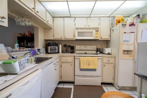 Townhouse in Miami, Florida 3 bedrooms, 102.56 sq.m. № 2054994 - photo 3