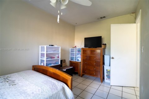 Townhouse in Miami, Florida 3 bedrooms, 102.56 sq.m. № 2054994 - photo 11