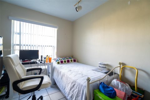 Townhouse in Miami, Florida 3 bedrooms, 102.56 sq.m. № 2054994 - photo 12