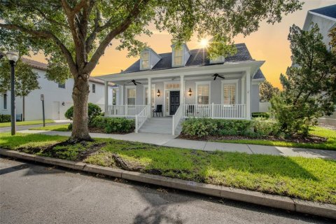 House in Orlando, Florida 5 bedrooms, 314.29 sq.m. № 1901620 - photo 1