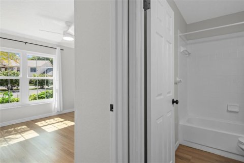 Condo in New Port Richey, Florida, 2 bedrooms  № 2386111 - photo 19