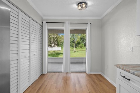 Condo in New Port Richey, Florida, 2 bedrooms  № 2386111 - photo 18