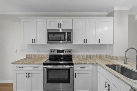 Condo in New Port Richey, Florida, 2 bedrooms  № 2386111 - photo 13