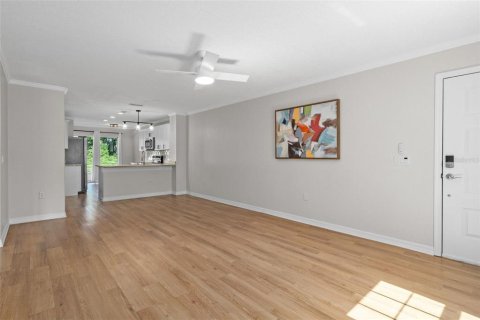 Condo in New Port Richey, Florida, 2 bedrooms  № 2386111 - photo 7