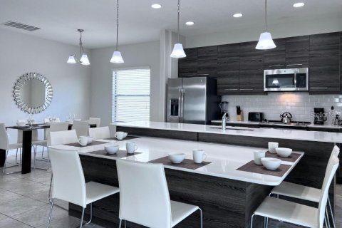 Villa ou maison à vendre à Haines City, Floride: 6 chambres, 272.58 m2 № 2426006 - photo 4