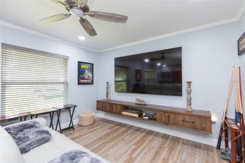 Villa ou maison à vendre à Valrico, Floride: 4 chambres, 230.77 m2 № 2334145 - photo 11