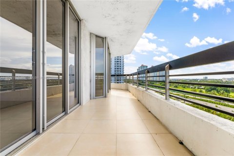Copropriété à vendre à Aventura, Floride: 2 chambres, 126.44 m2 № 1811783 - photo 2