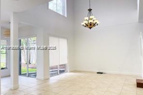 Villa ou maison à louer à Miami, Floride: 4 chambres, 282.98 m2 № 1968294 - photo 20