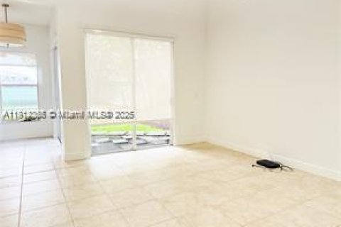 Villa ou maison à louer à Miami, Floride: 4 chambres, 282.98 m2 № 1968294 - photo 21