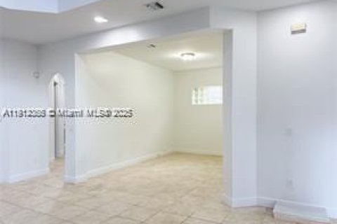 Villa ou maison à louer à Miami, Floride: 4 chambres, 282.98 m2 № 1968294 - photo 26