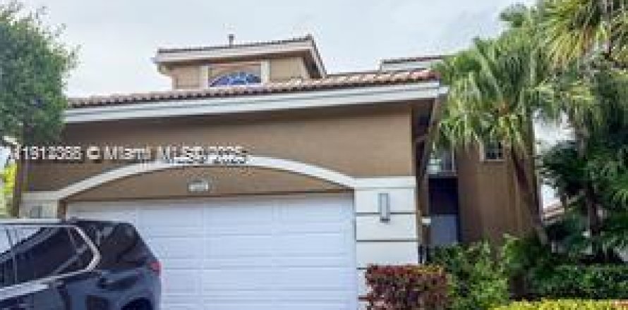 Villa ou maison à Miami, Floride 4 chambres, 282.98 m2 № 1968294