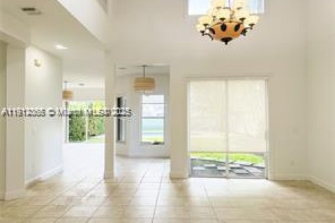 Villa ou maison à louer à Miami, Floride: 4 chambres, 282.98 m2 № 1968294 - photo 19