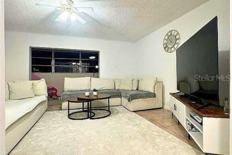 Condo in Clearwater, Florida, 2 bedrooms  № 1847312 - photo 2