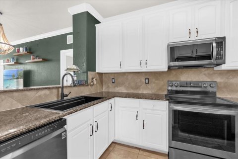 Condo in Davenport, Florida, 3 bedrooms  № 1879793 - photo 10