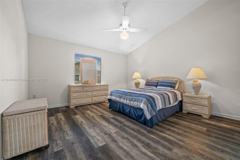 Townhouse in Naples, Florida 2 bedrooms № 1830956 - photo 21
