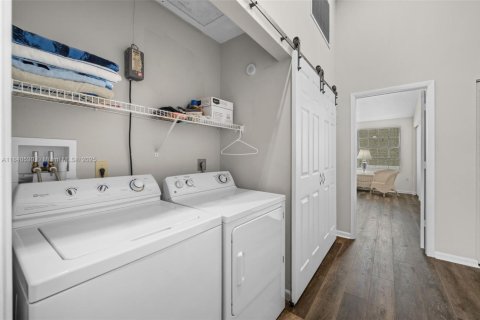 Townhouse in Naples, Florida 2 bedrooms № 1830956 - photo 16