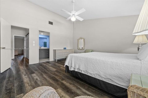 Townhouse in Naples, Florida 2 bedrooms № 1830956 - photo 18