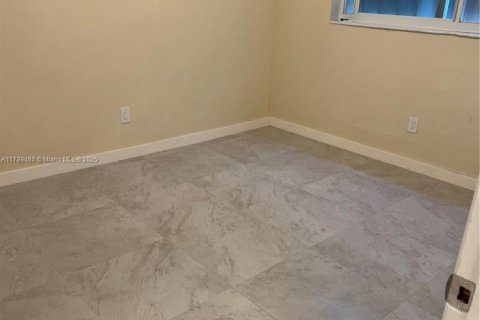 Condo in North Miami Beach, Florida, 2 bedrooms  № 1735750 - photo 14