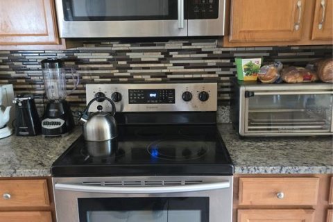 Casa en venta en Kissimmee, Florida, 4 dormitorios, 169.27 m2 № 1783554 - foto 12