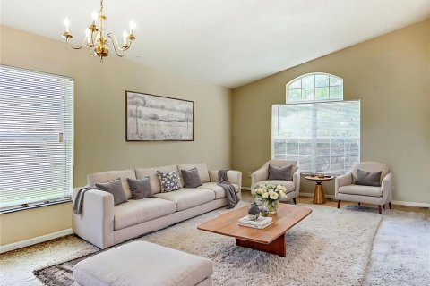 House in Orlando, Florida 4 bedrooms, 199.93 sq.m. № 2095626 - photo 4