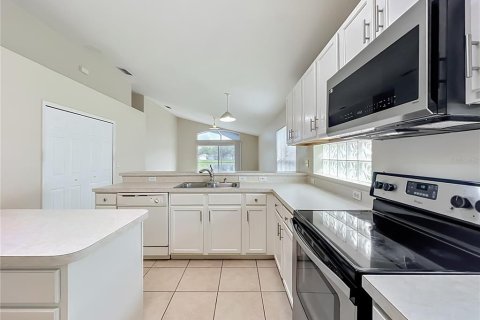 House in Orlando, Florida 4 bedrooms, 199.93 sq.m. № 2095626 - photo 22