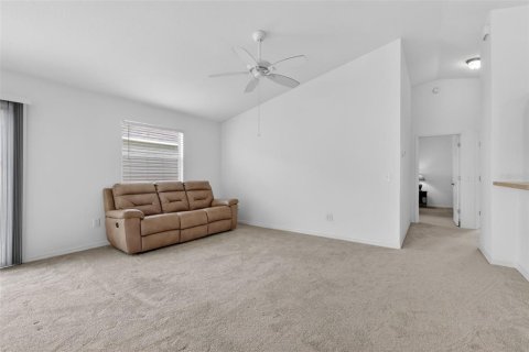 House in The Villages, Florida 2 bedrooms, 107.4 sq.m. № 2203958 - photo 17