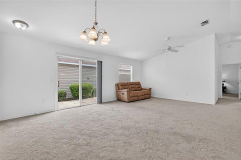 House in The Villages, Florida 2 bedrooms, 107.4 sq.m. № 2203958 - photo 19