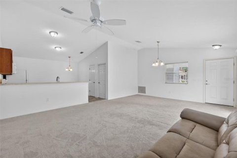 House in The Villages, Florida 2 bedrooms, 107.4 sq.m. № 2203958 - photo 15