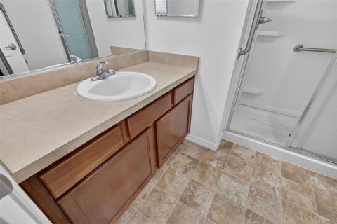 House in The Villages, Florida 2 bedrooms, 107.4 sq.m. № 2203958 - photo 30