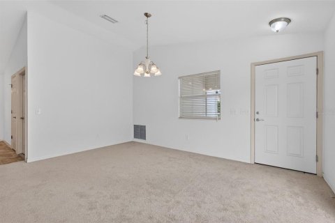 House in The Villages, Florida 2 bedrooms, 107.4 sq.m. № 2203958 - photo 23