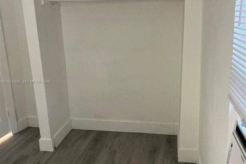 Commercial property in Miami, Florida 135.64 sq.m. № 1992020 - photo 14