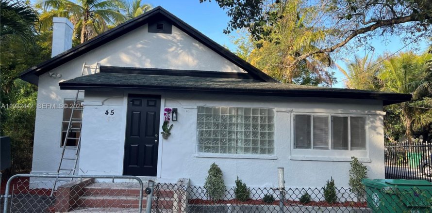 Propiedad comercial en Miami, Florida 135.64 m2 № 1992020