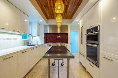 Casa en venta en Hollywood, Florida, 6 dormitorios, 261.43 m2 № 1951394 - foto 10