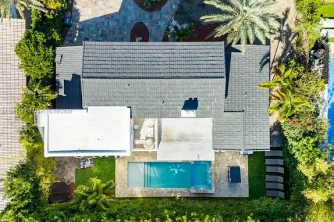 Casa en venta en Hollywood, Florida, 6 dormitorios, 261.43 m2 № 1951394 - foto 20