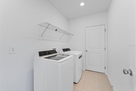 Casa en alquiler en Kissimmee, Florida, 3 dormitorios, 146.79 m2 № 1913584 - foto 24