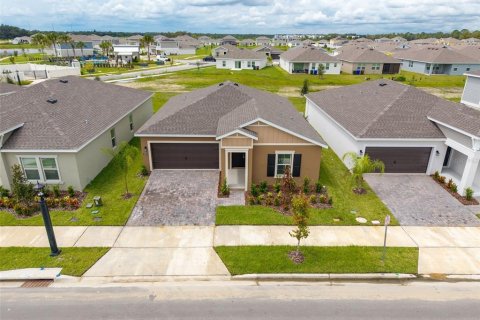 Casa en alquiler en Kissimmee, Florida, 3 dormitorios, 146.79 m2 № 1913584 - foto 1