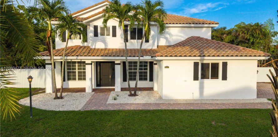Villa ou maison à Miami, Floride 5 chambres, 289.48 m2 № 2265204