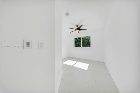 Villa ou maison à vendre à Miami, Floride: 5 chambres, 289.48 m2 № 2265204 - photo 24