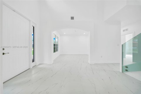 Villa ou maison à vendre à Miami, Floride: 5 chambres, 289.48 m2 № 2265204 - photo 18
