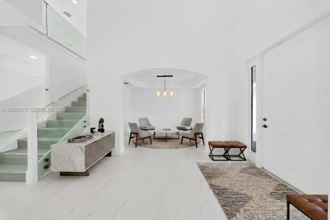 Villa ou maison à vendre à Miami, Floride: 5 chambres, 289.48 m2 № 2265204 - photo 10