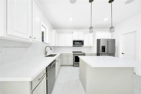 Villa ou maison à vendre à Miami, Floride: 5 chambres, 289.48 m2 № 2265204 - photo 15